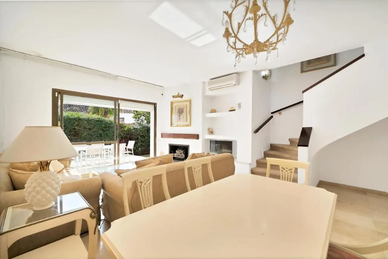 Beachside House Mariabanus Marbella