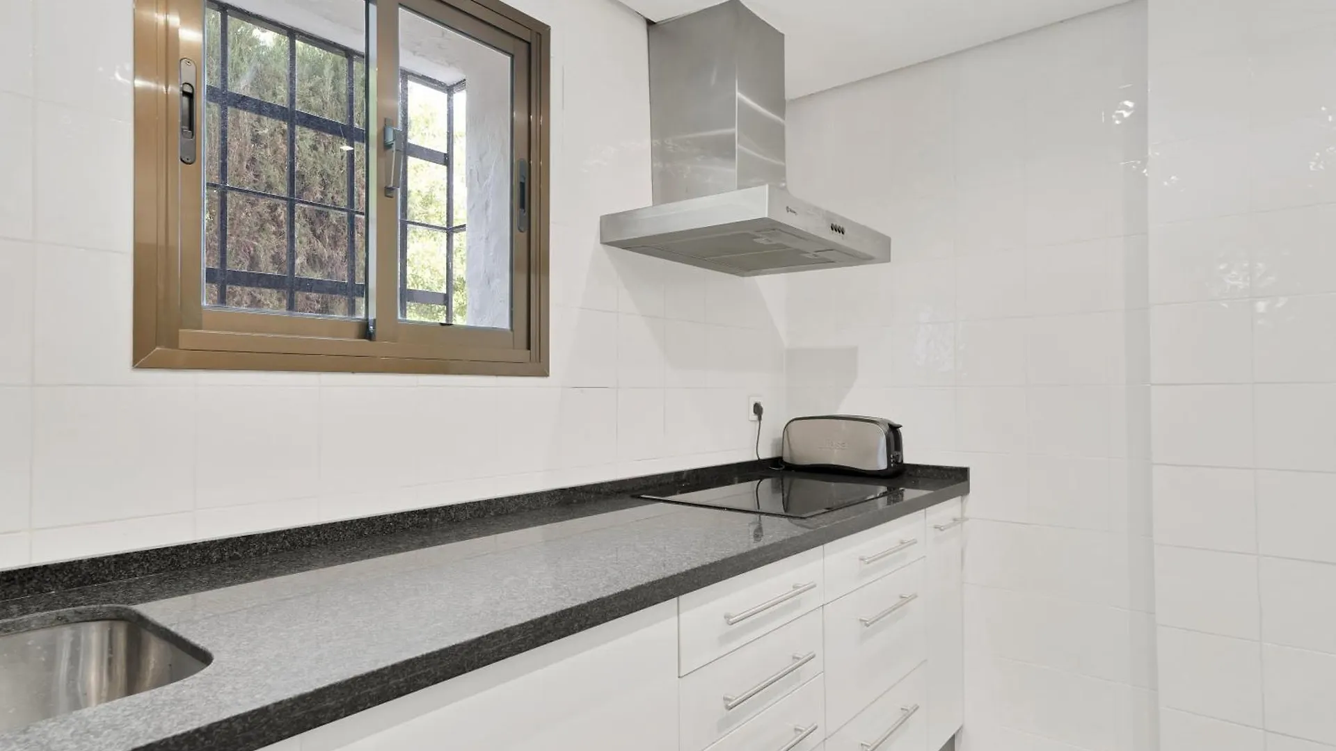 Beachside House Mariabanus ماربيا بيت للعطل